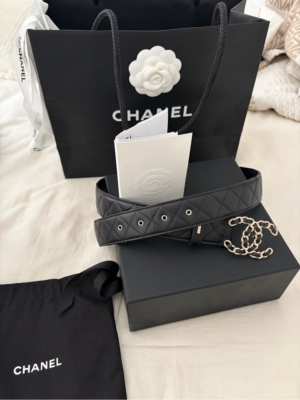 BRAND NEW 🆕  UNEORN CHANEL Black Leather Waist Belt with Gold Chain CC Charm